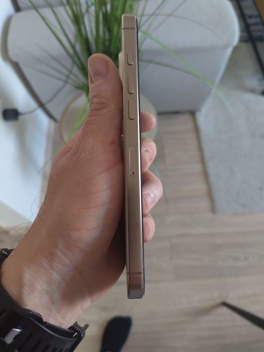 iPhone 16 PRO MAX с гаранция