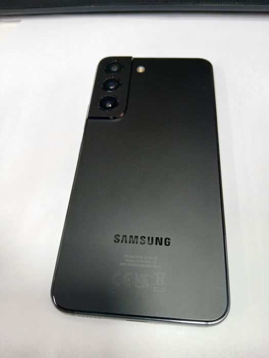 Samsung s22 5g .