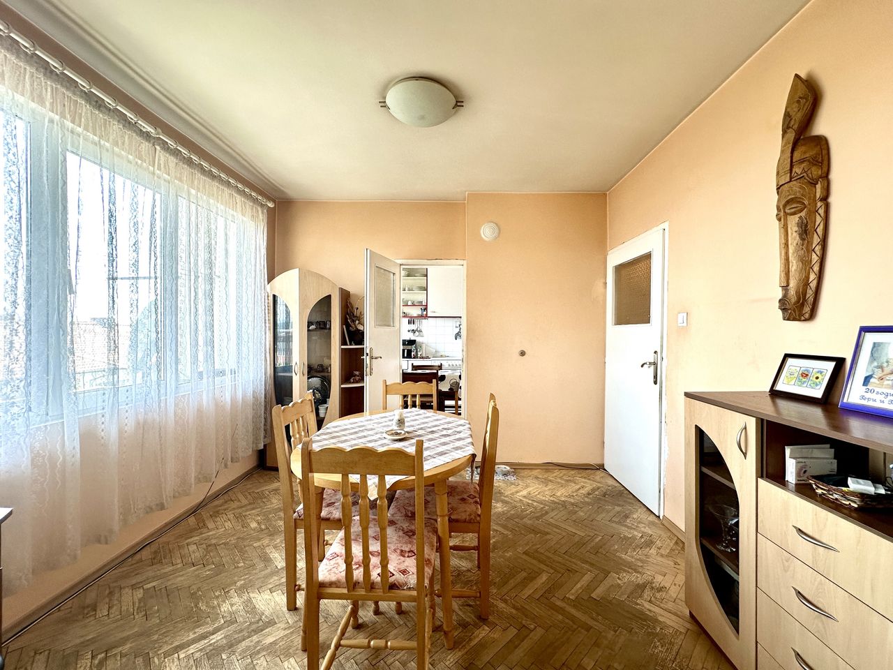 Продава се Четиристаен апартамент в Велико Търново, Картала - 122 кв.м за 1271 €/кв.м - Снимка #2
