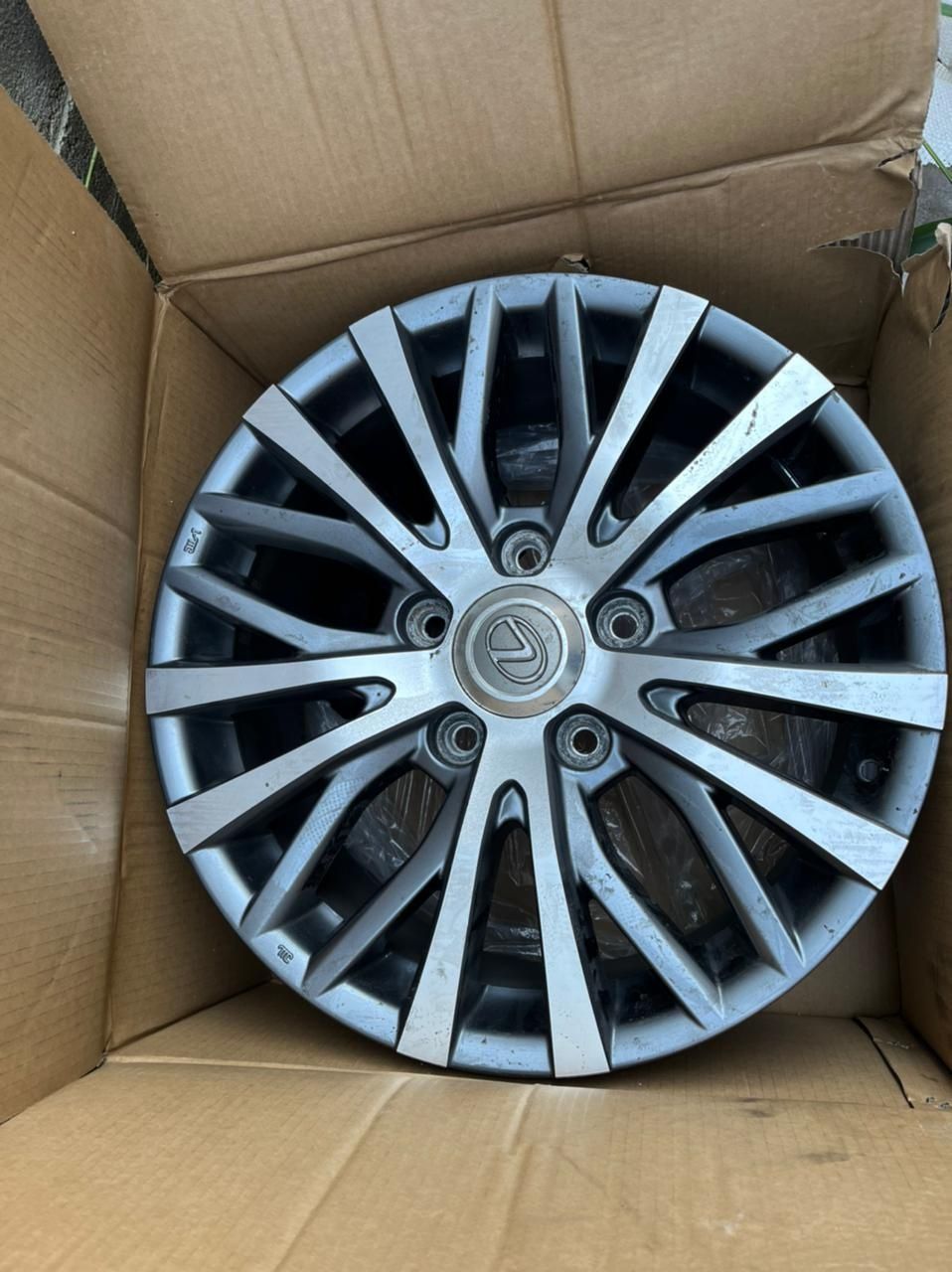 Диска Lexus 570.