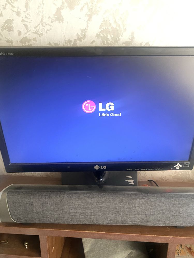 продается монитор LG