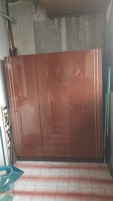 сервант ,шкаф платяной шкаф  б/у  в отличном состоянии