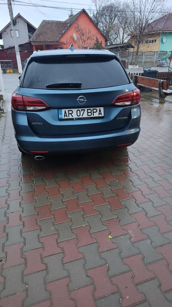 Vând Opel Astra k sports tourer