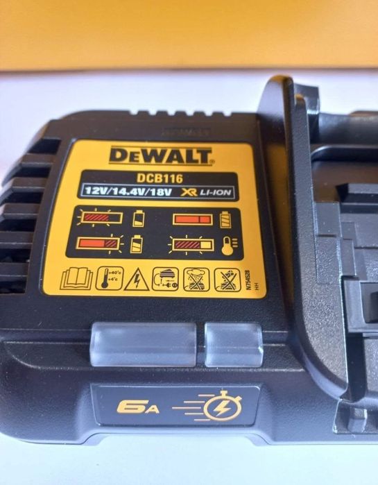 Зарядно устройство DeWALT DCB116 бързо
