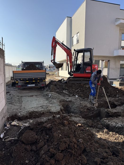 De inchiriat miniexcavator 2,7 t