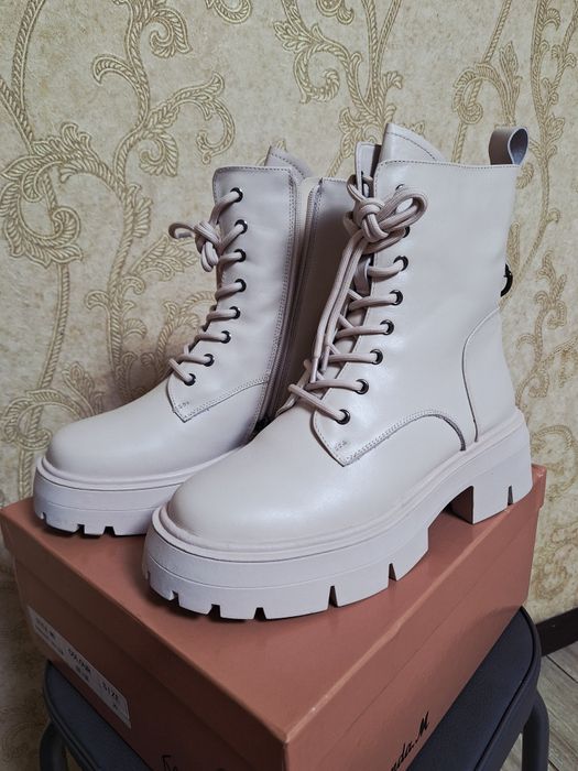 Продам зимние ботинки