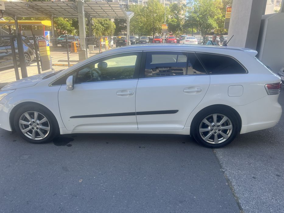 Toyota Avensis 2.2 D-4D, 2010 г. комби