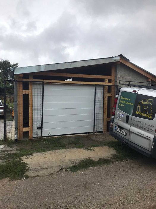 Здрави работещи секционни врати! Високо качество!