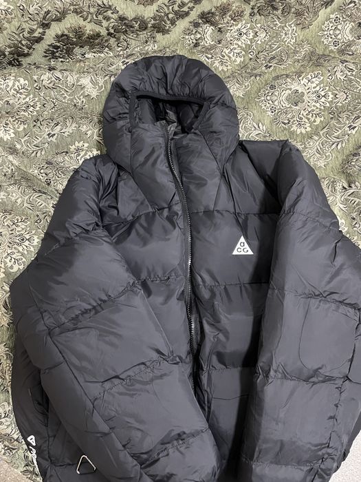 Продам куртку Naik/acg