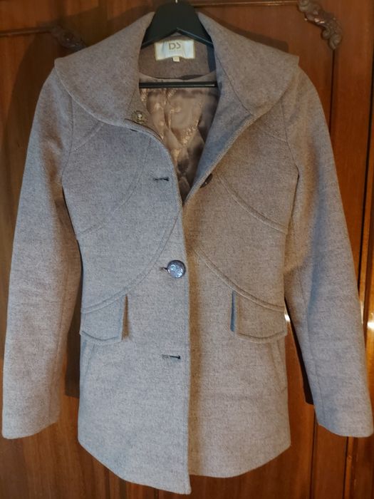 Vând palton 36 fără defecte