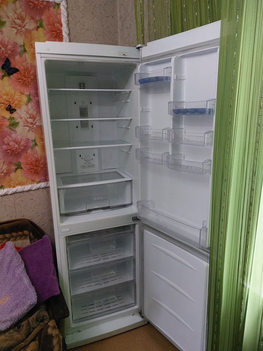 Холодильник LG б/у высота 1.9