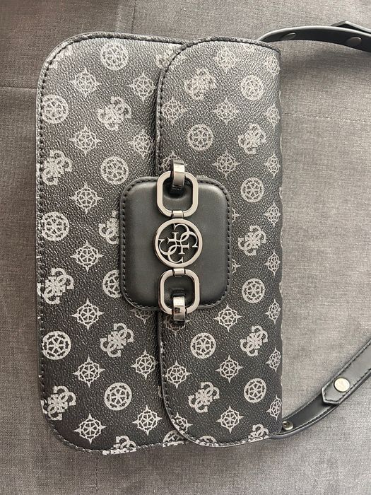 Чанта guess в черно