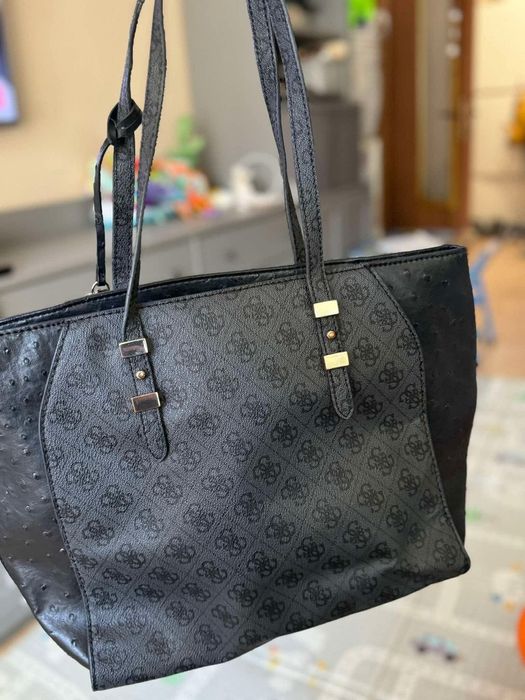 Чанта за рамо Guess