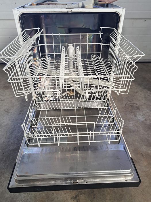 Masina de spalat vase incorporabila