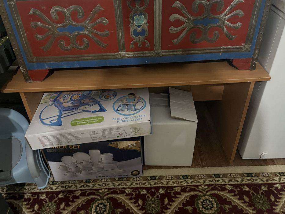 Столы 2 штуки и дерева по 7тысяч каждый……..