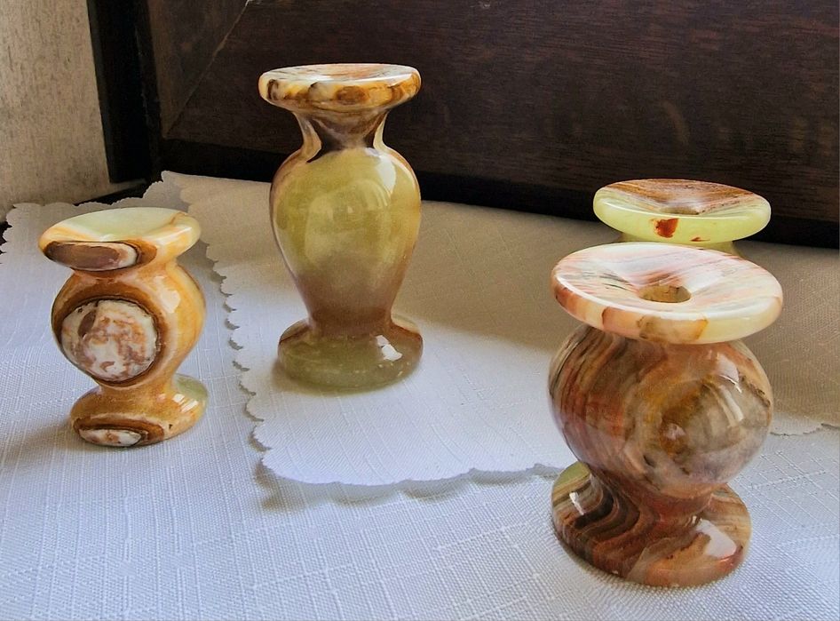 Подсвечники из натуральных  камней.