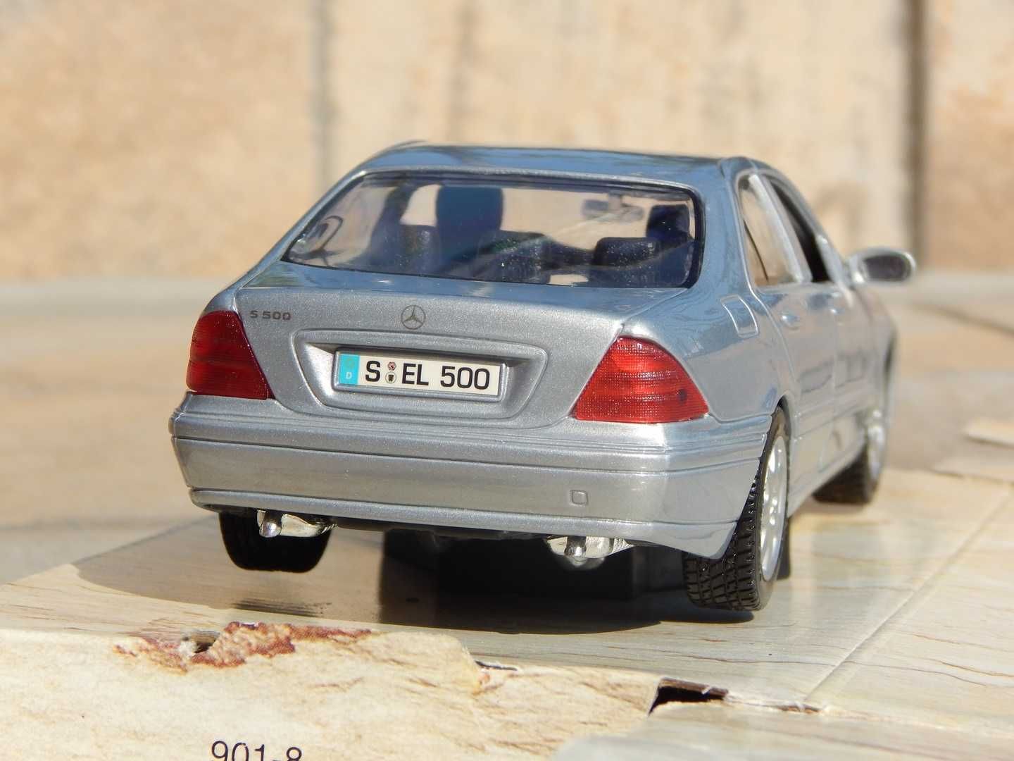 Macheta Mercedes-Benz S Class W220 2001 scara 1:26