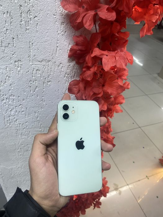 Продам Айфон 12 128gb