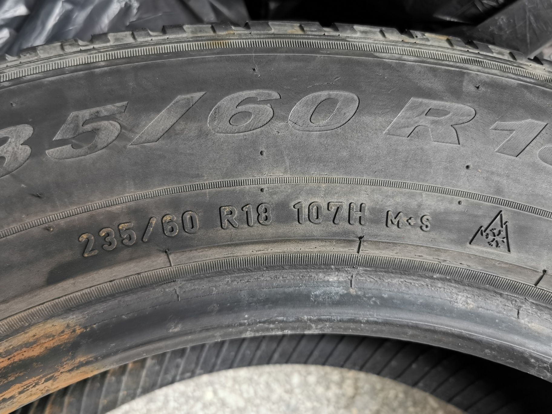 Anvelope Pirelli 235 60R18 M+S