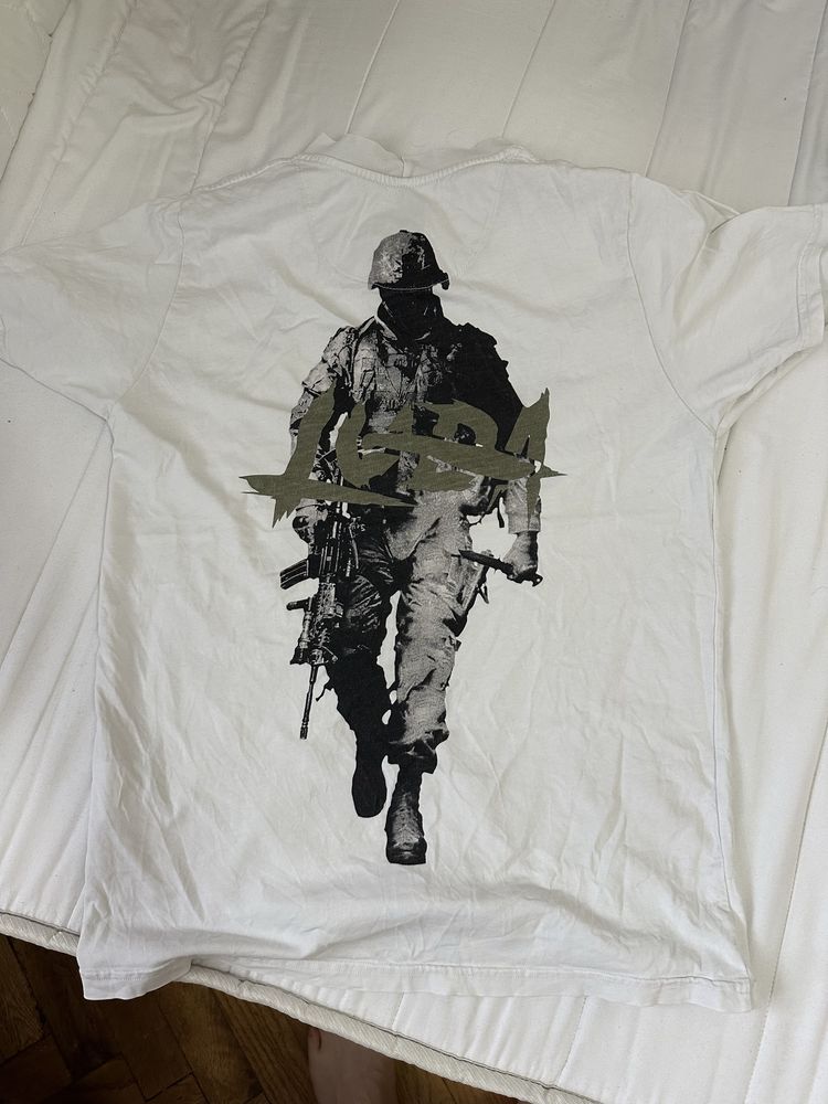 Тениска LUDA ,,No War”