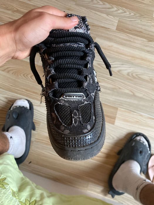 vand lv skate purtati de cateva ori