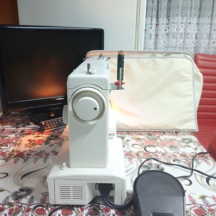 Masina de cusut LECTRO-MAT cu butoniera automata si multiple operatii