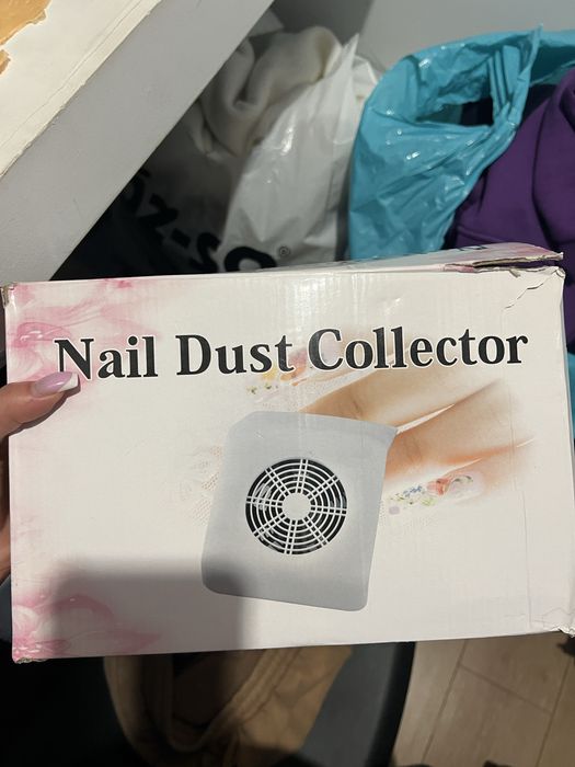 Продаю вытяжку для ногтей новую