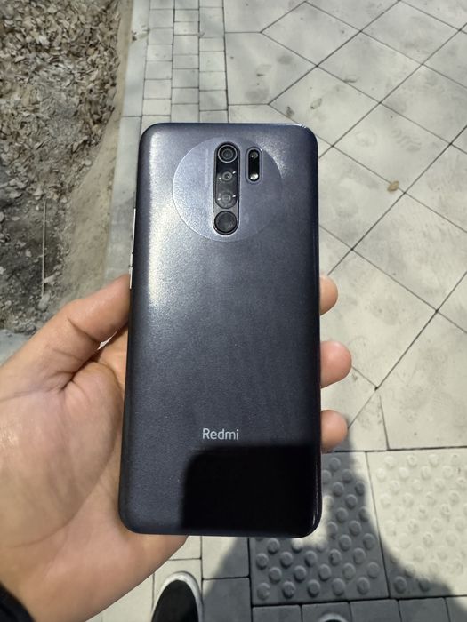 Продам телефон redmi 9