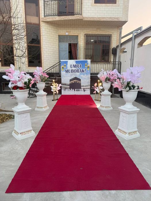 Umra Muborak. 600.000