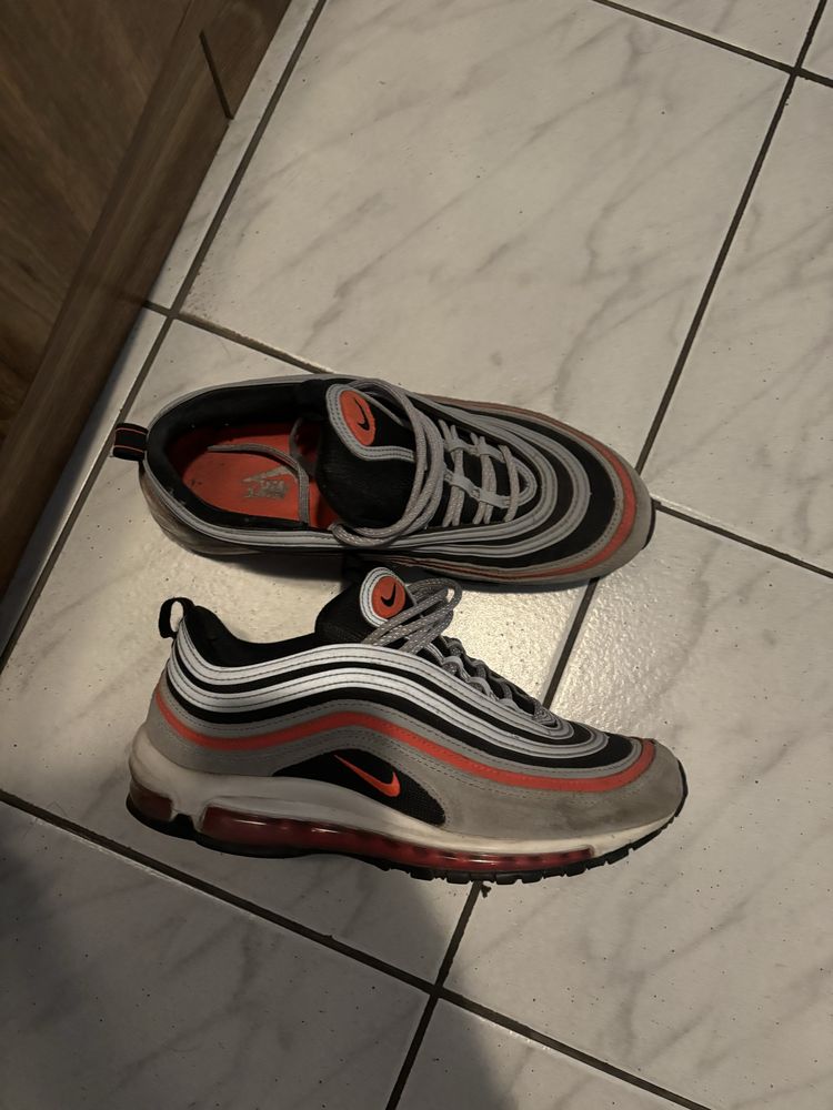Обувки на nike 97