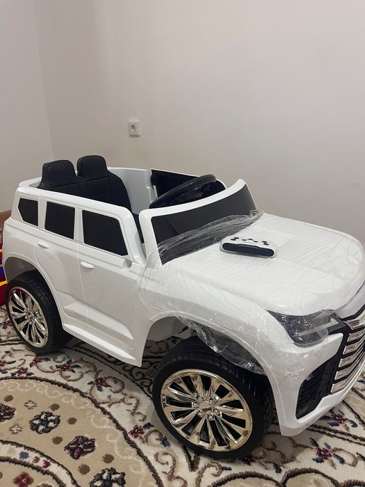 Детская машина с пультом