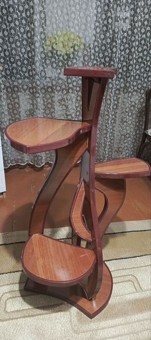 Полка для домашних растений