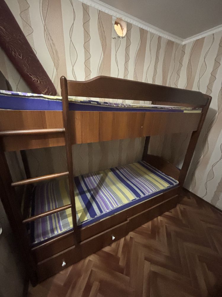 Продам двухъярусную кровать