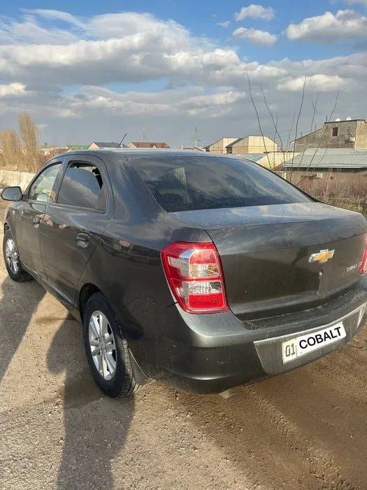 Cobalt, 2023 года, мокрый асфальт