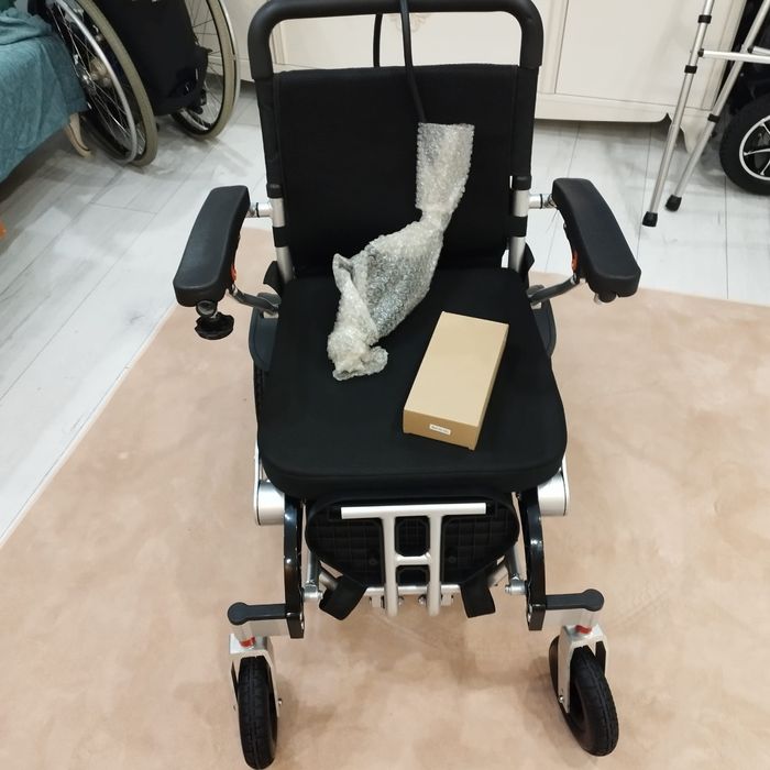 Нова Сгъваема електрическа инвалидна количка