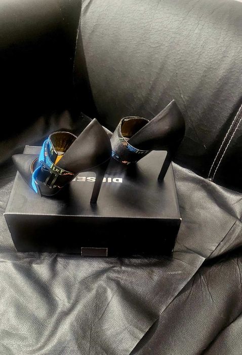 DIESEL дамски черни официални обувки на ток.