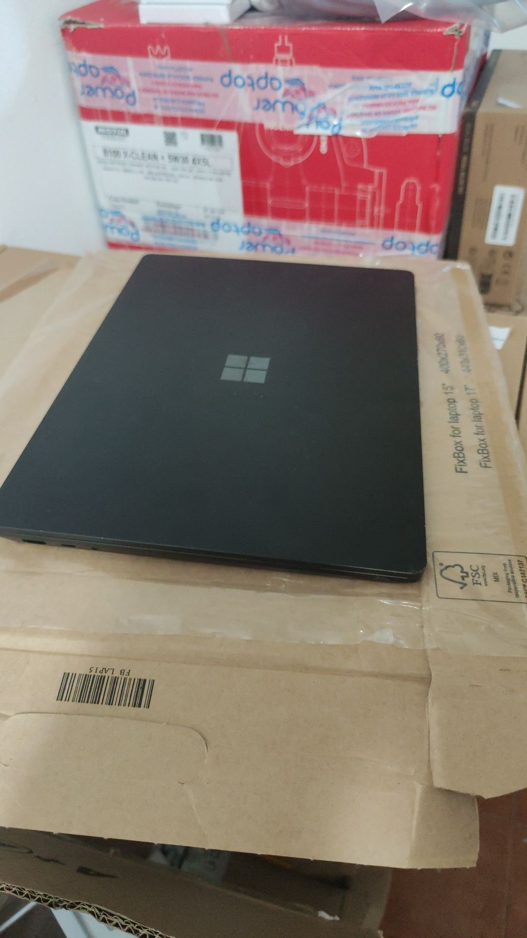 Surface laptop 4 13.5 inch, i5 gen 11, 16GB RAM