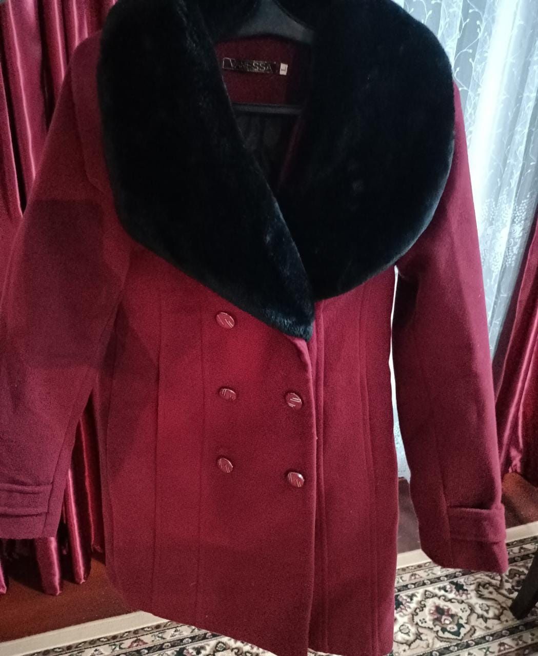 Продам женский пальто