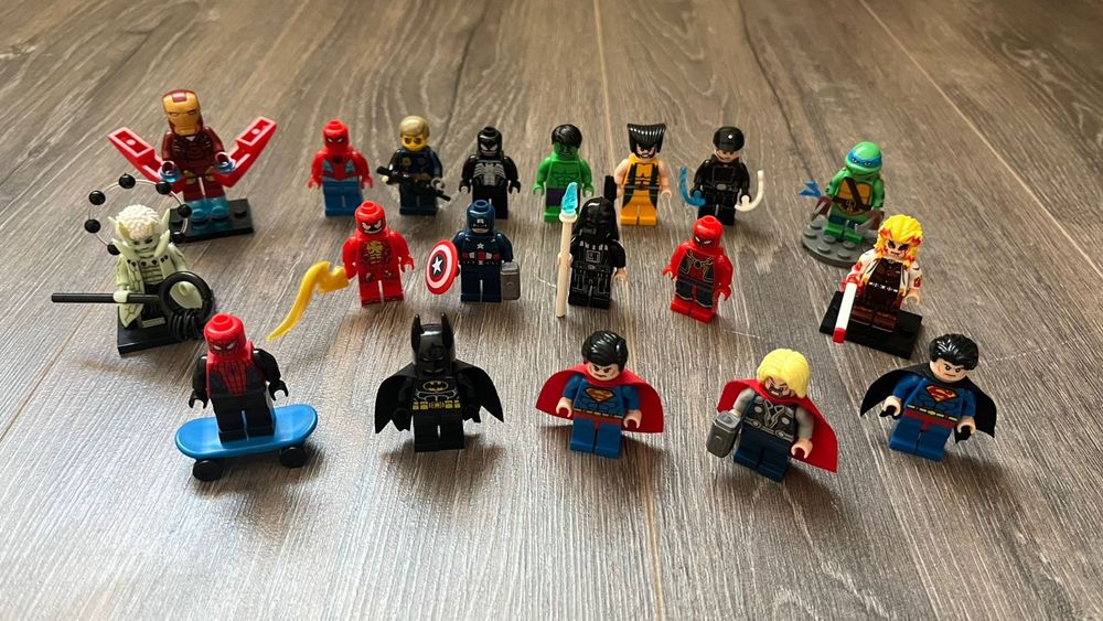 Продам минифигурки