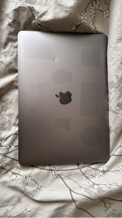 Macbook Air 13 M1 продаю срочно :)