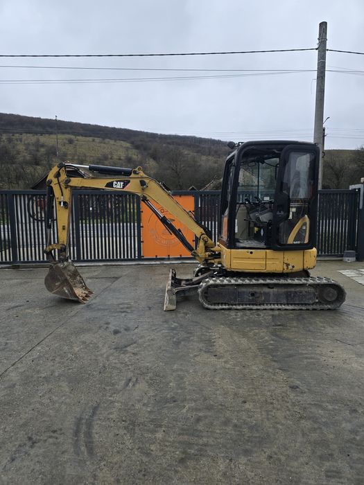 Vand miniexcavator Caterpillar 303 3200 kg