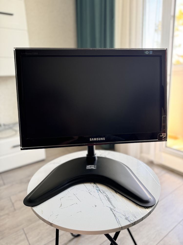 Монитор Samsung P 2050