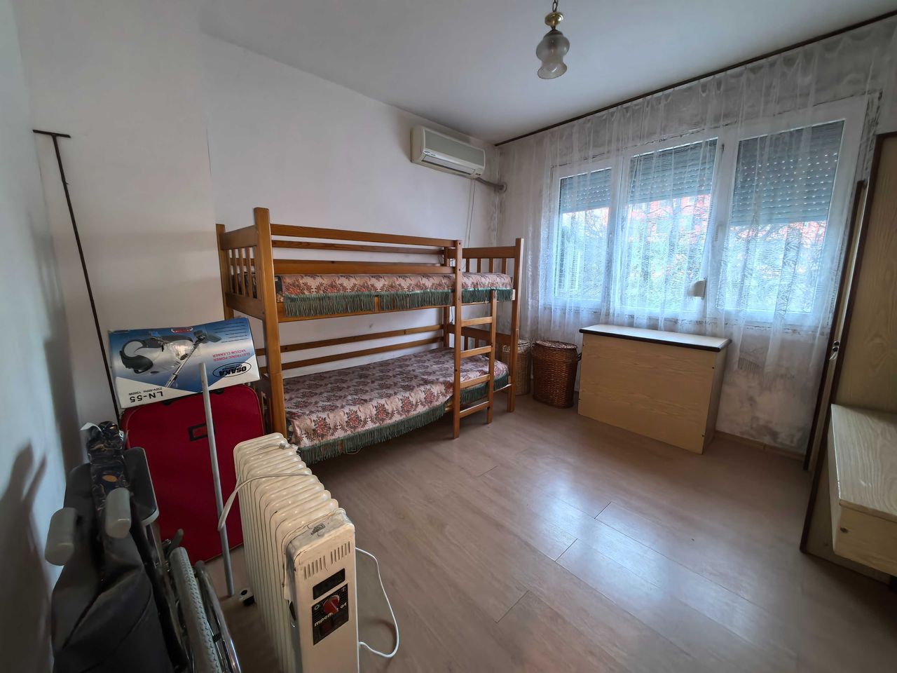 Продава се Тристаен апартамент в Ямбол, Център - 76 кв.м за 1158 €/кв.м - Снимка #3