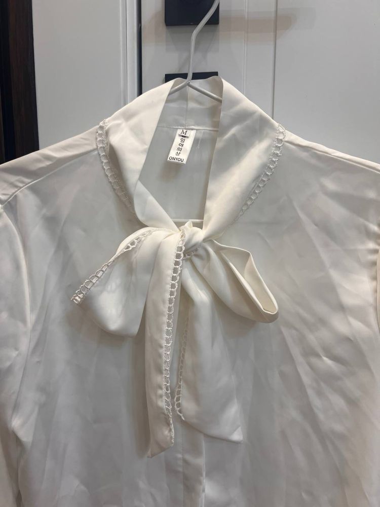 Продам белую блузку, размер S, M