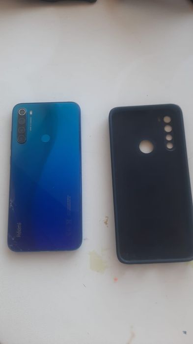 Redmi Note 8 
ОЗУ 4+1 GB
RAM 64 GB
В комплекте: Чехол, Зарядное устрой
