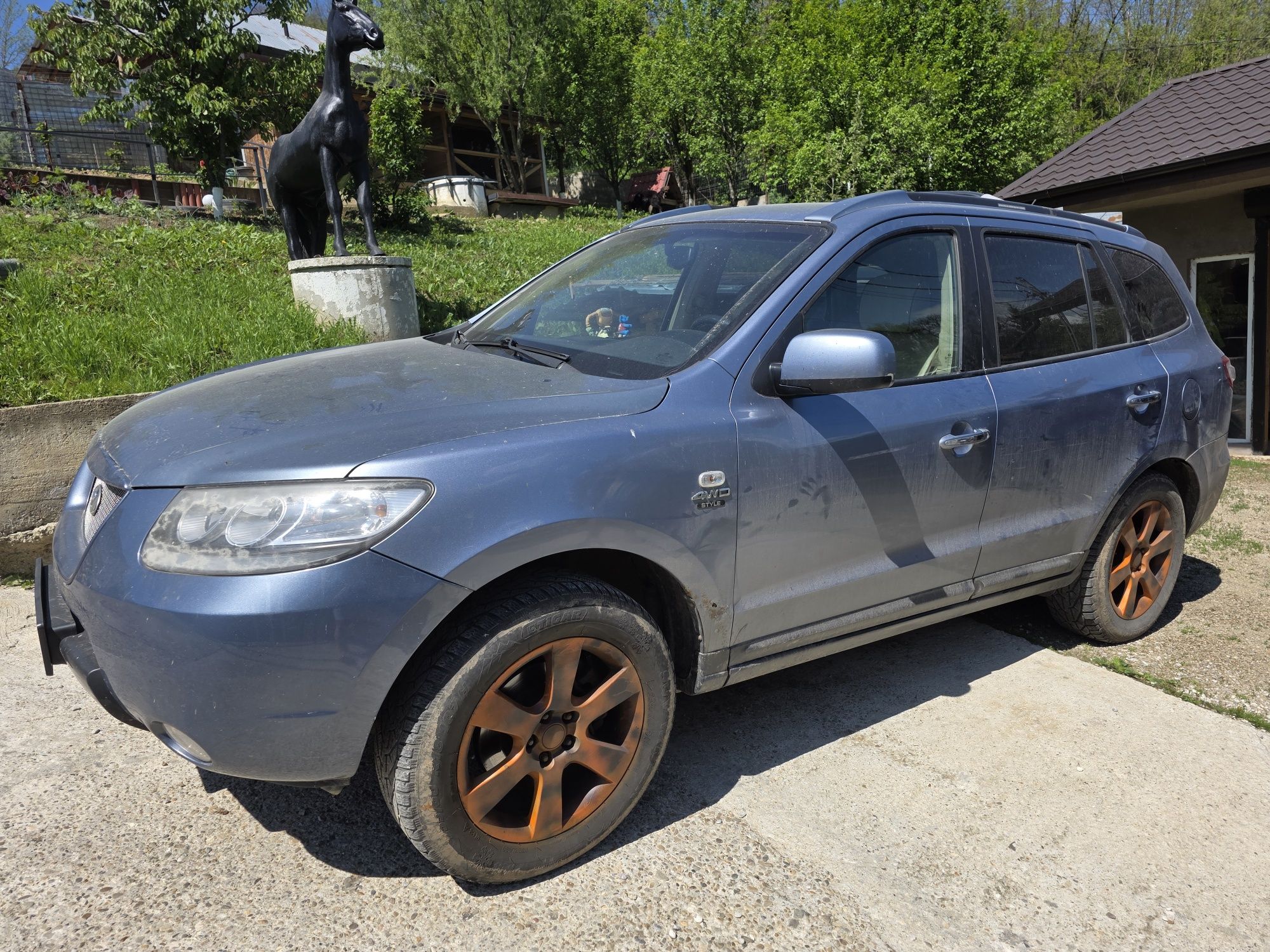 Vând Hyundai Santafe 4x4 negociabil