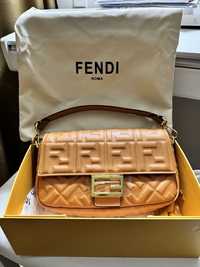Новая сумка Fendi Baguette