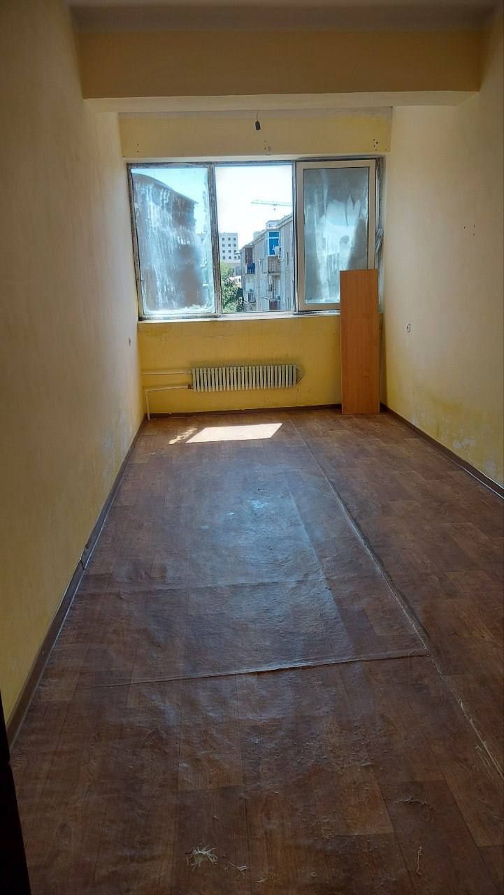 Navoiy shahardagi eng arzon uylarimizdan biri sotiladi 1 xona