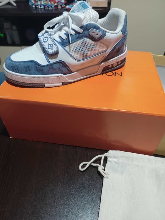 Adidași Louis Vuitton