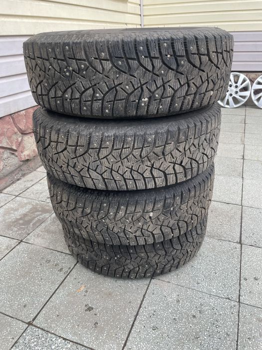 Продам комплект зимней резины